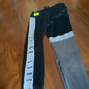 Nike The One Tight Fit 7/8 length SZ Medium